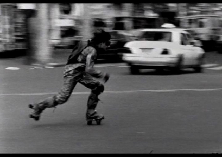 « Easy Money » / « Argent content » (2000)