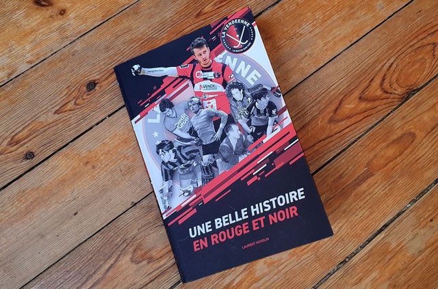 Livre : Une belle histoire en rouge et noir